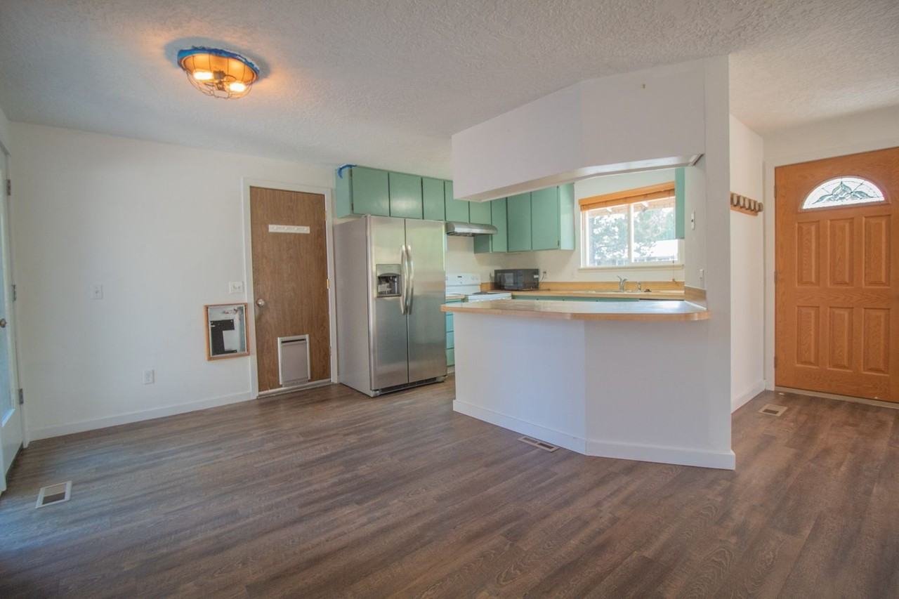 834 Se 5th St - Photo 4 of 21