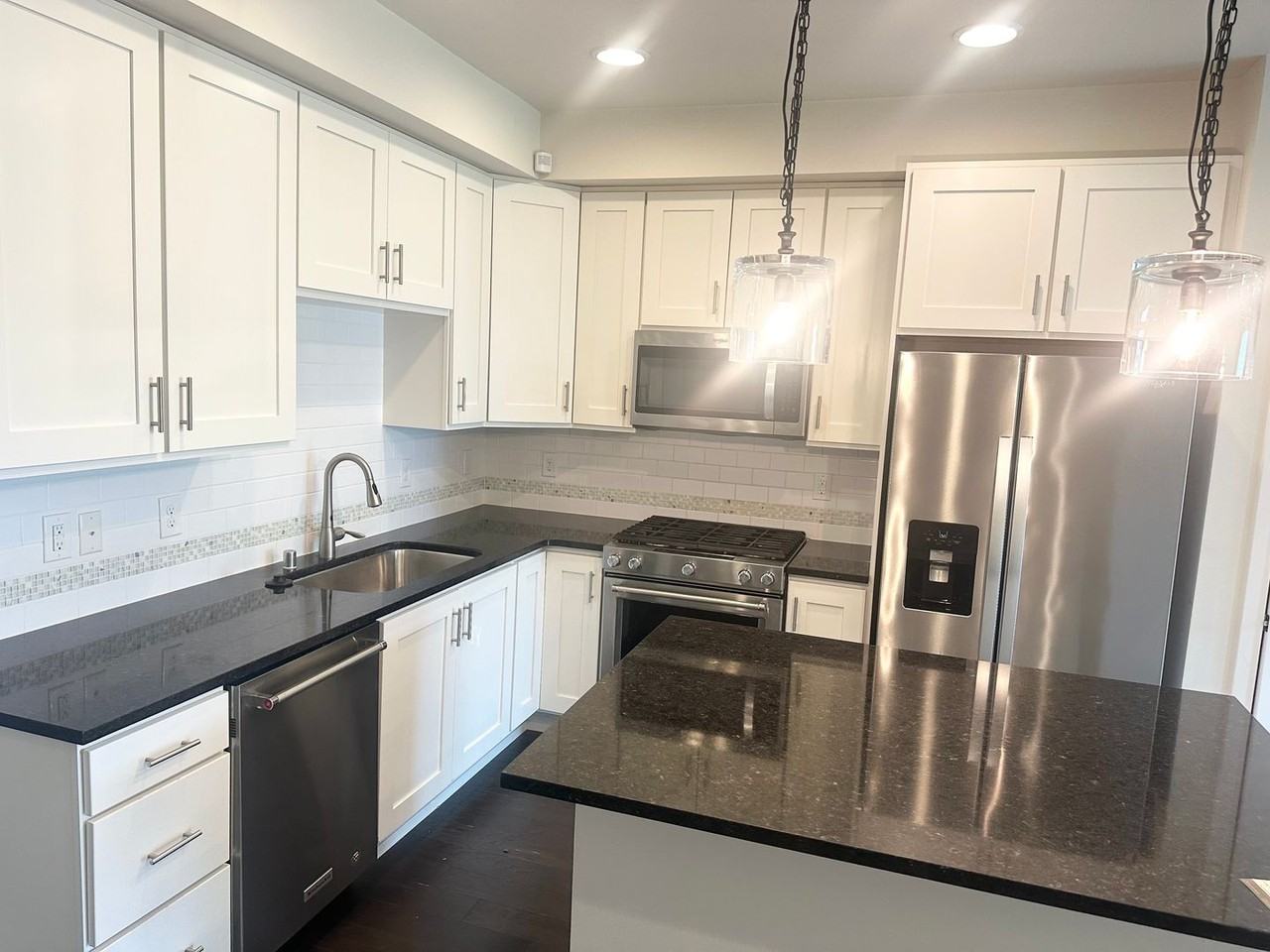 3541 Ne 146th Pl - Photo 3 of 24