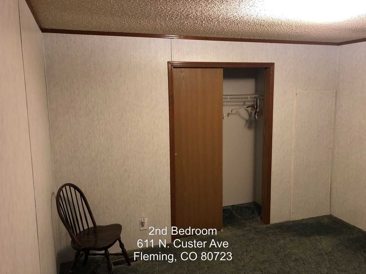 611 N Custer Ave - Photo 2 of 17