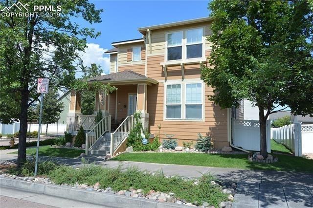 2202 Hanham Dr - Photo 2 of 37