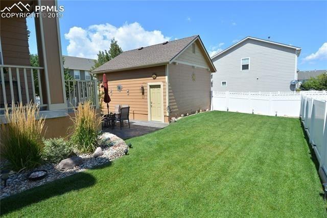 2202 Hanham Dr - Photo 5 of 37