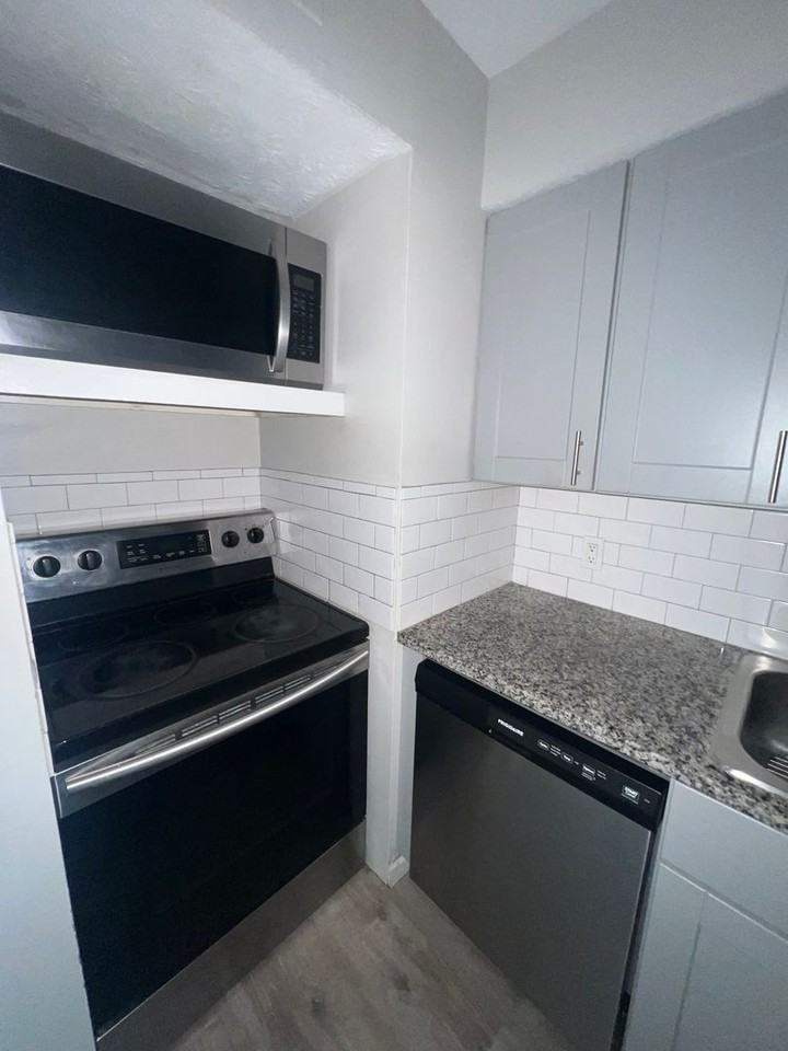 1778 N 4th St - Photo 5 of 12