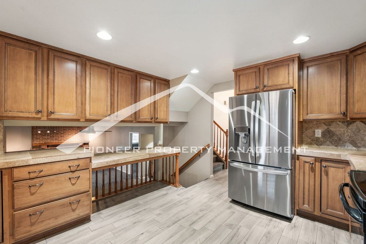 6525 White Falcon Ct - Photo 5 of 26