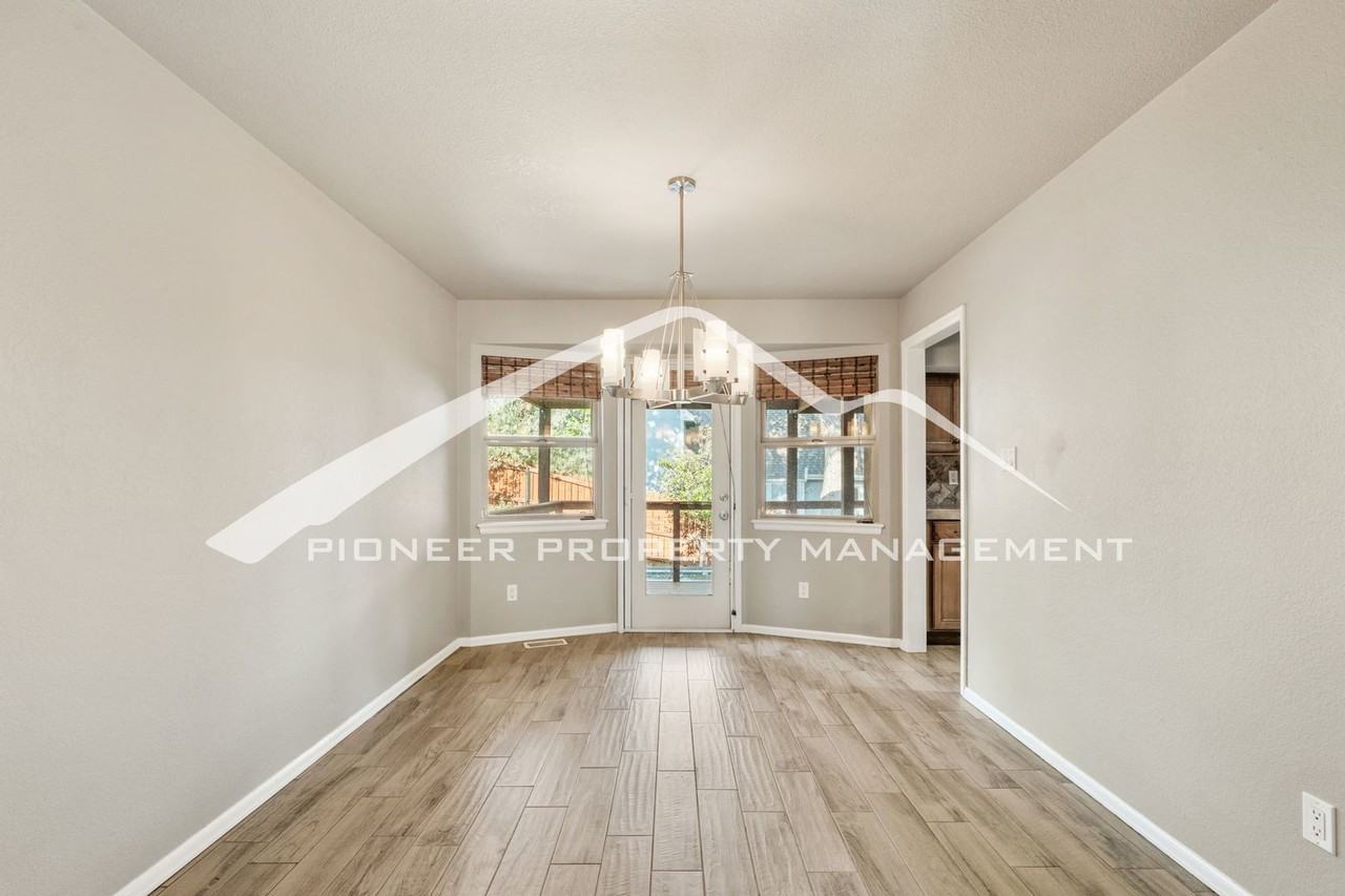 6525 White Falcon Ct - Photo 6 of 26
