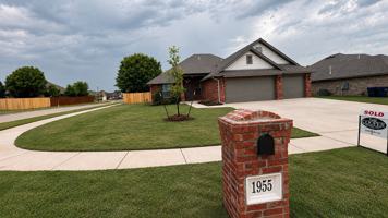 featured image of 1955 W Flintlock Way