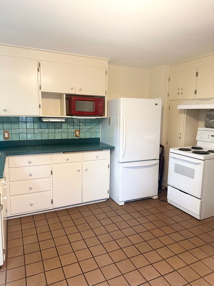 14041 Wallingford Ave N - Photo 6 of 20