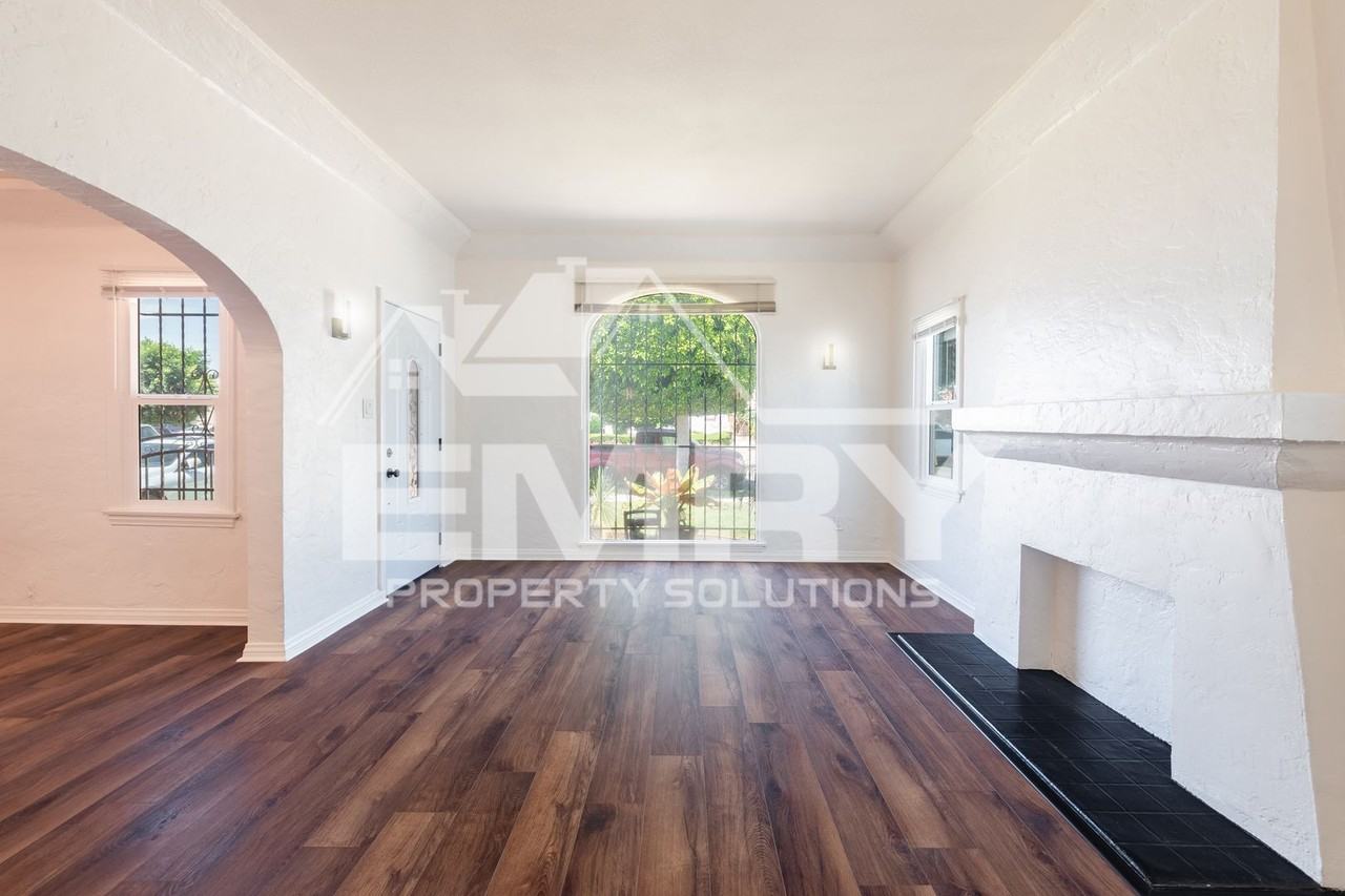 8930 S Hobart Blvd - Photo 4 of 27