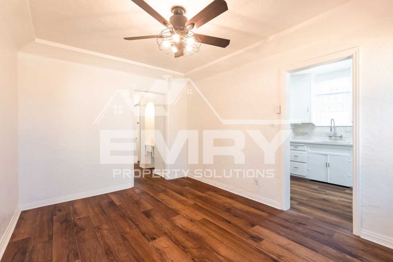 8930 S Hobart Blvd - Photo 7 of 27