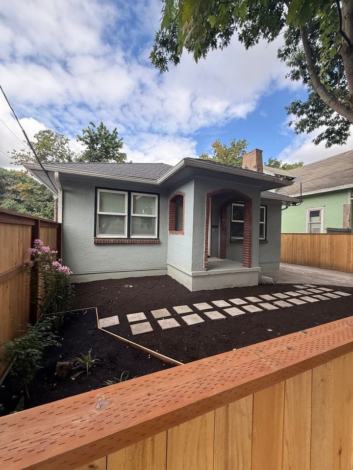 3325 Se 25th Ave - Photo 2 of 37