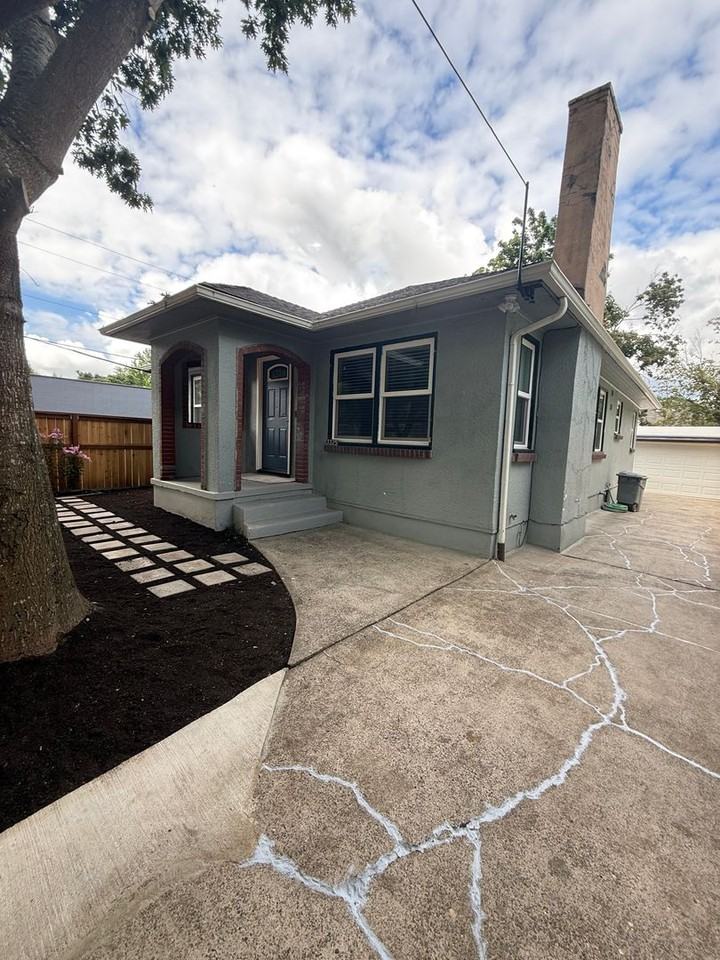 3325 Se 25th Ave - Photo 4 of 37