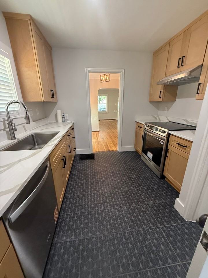 3325 Se 25th Ave - Photo 5 of 37