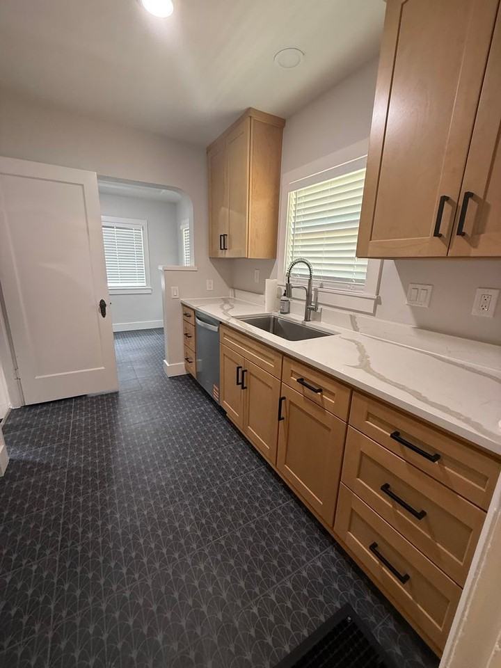 3325 Se 25th Ave - Photo 6 of 37