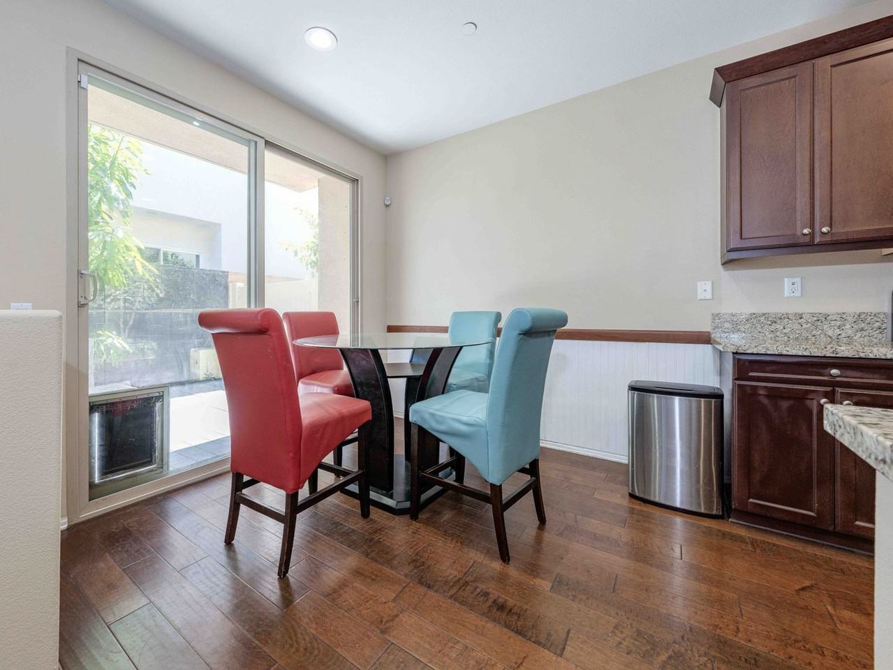 10208 Jasmine Ct - Photo 5 of 33