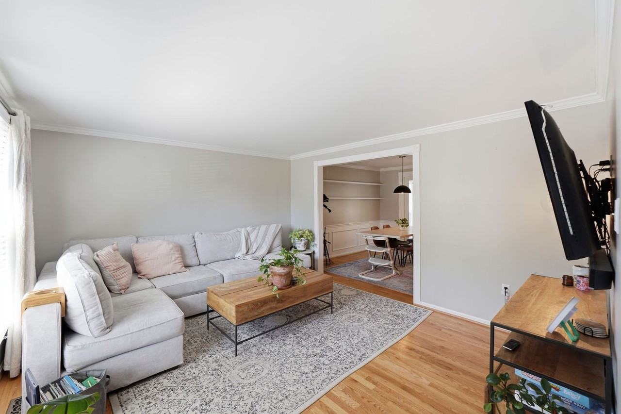 15336 Baileys Ln - Photo 2 of 32