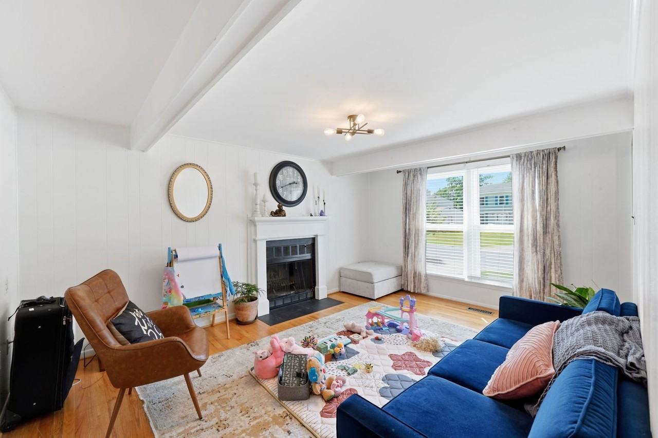 15336 Baileys Ln - Photo 5 of 32