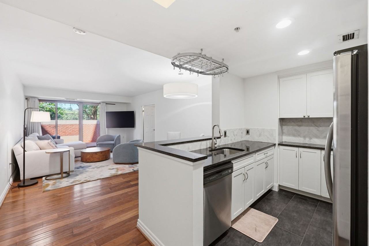 2301 N St Nw #101