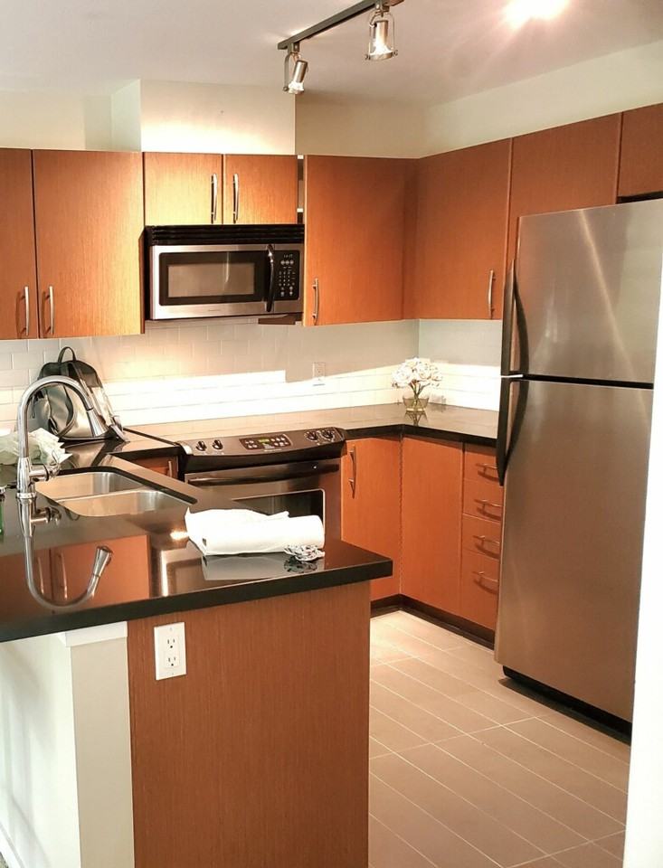 7337 Macpherson Avenue #403 - Photo 4 of 9