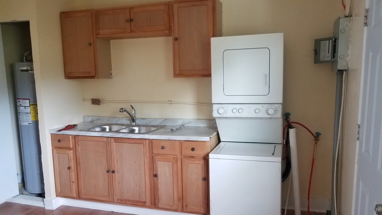 273 52nd Street Ensley #B - Photo 4 of 13