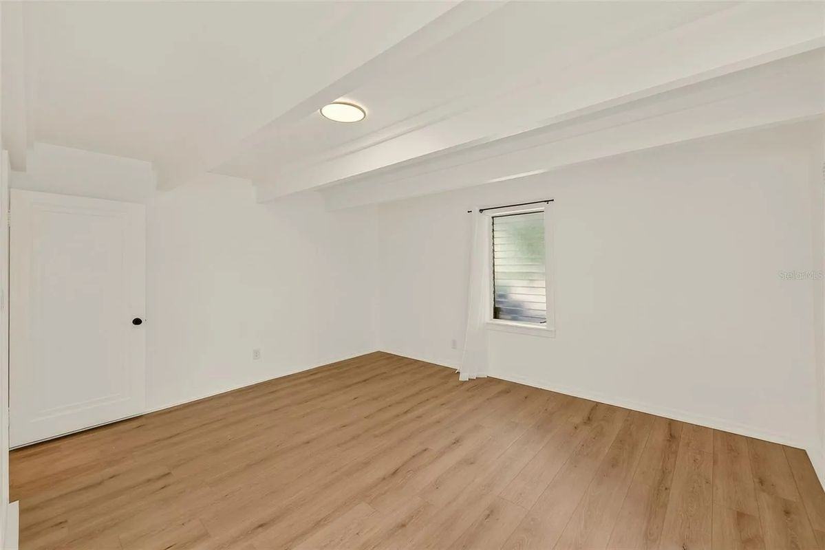 925 16th Ave N - Photo 3 of 43