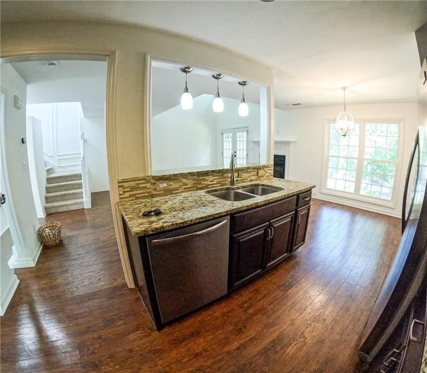 705 Bridge Ln Se - Photo 5 of 36