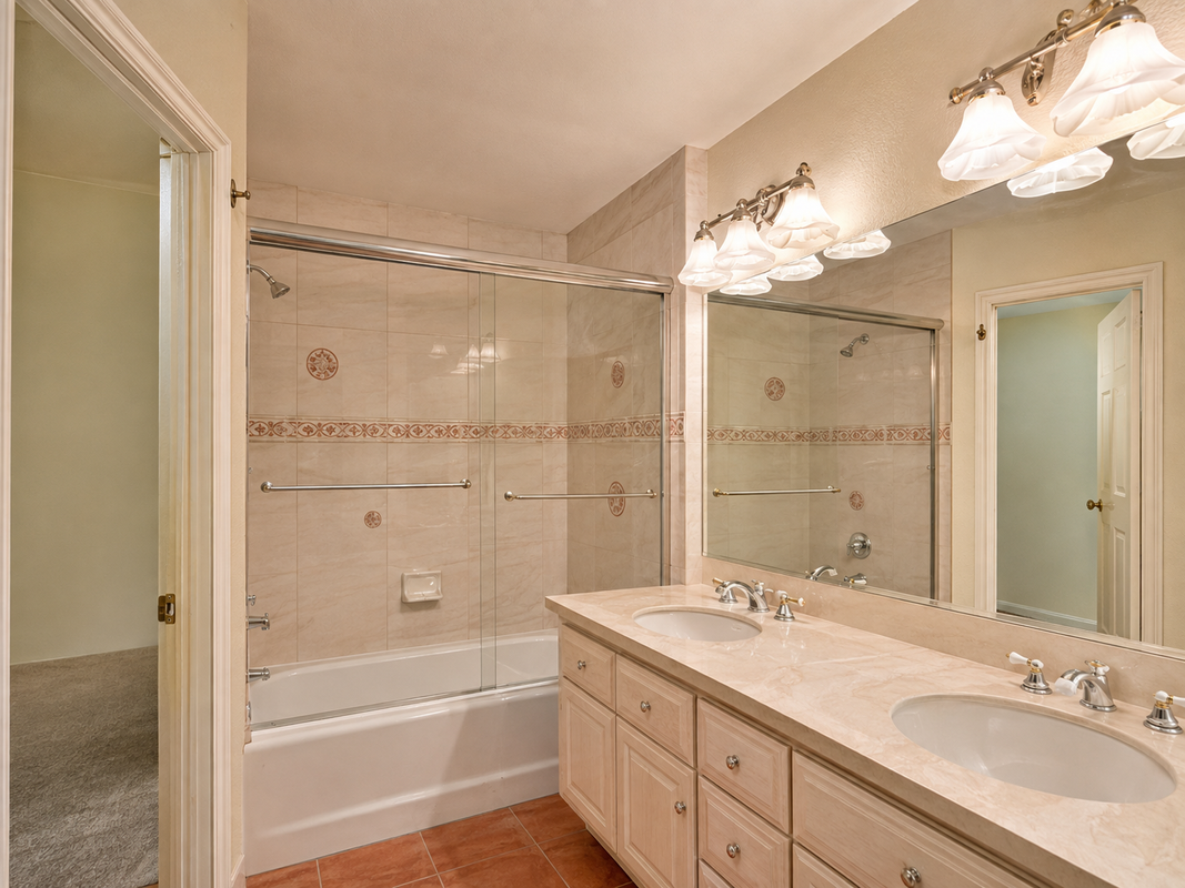 18976 Singingwood Cir - Photo 4 of 12