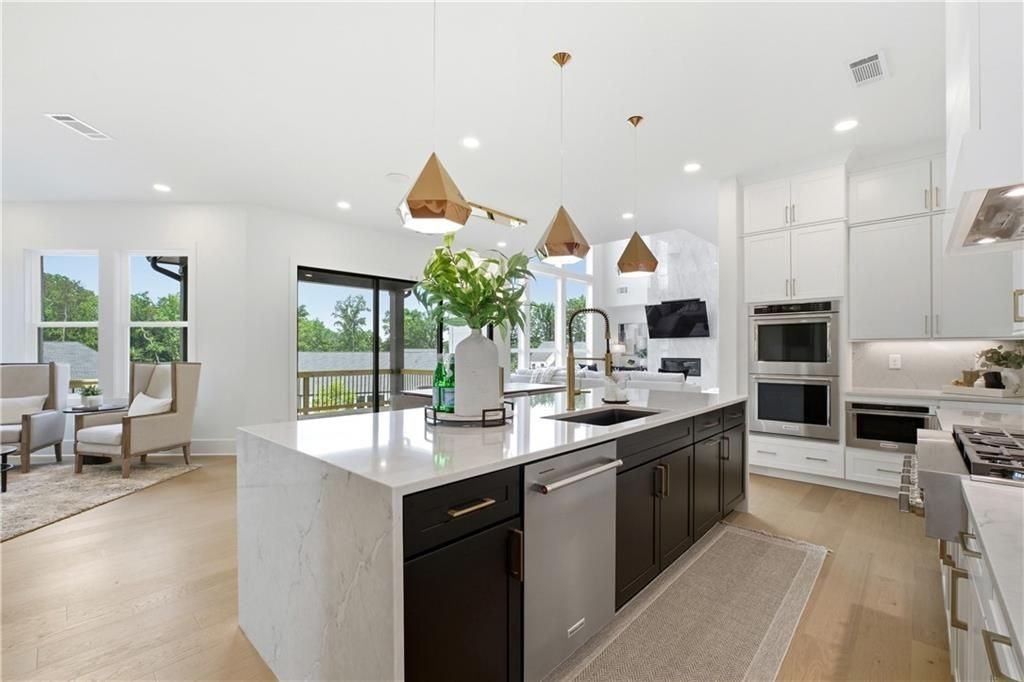 4510 Hawthorn Cir - Photo 3 of 50