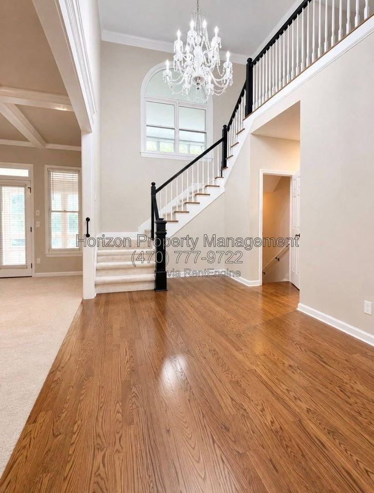 3235 Bentwood Close - Photo 6 of 10