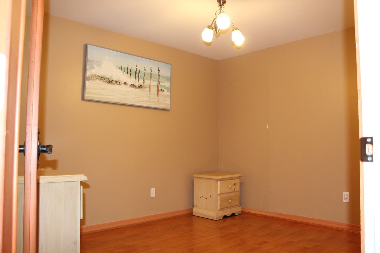 4792 Ridgelawn Drive - Photo 6 of 11