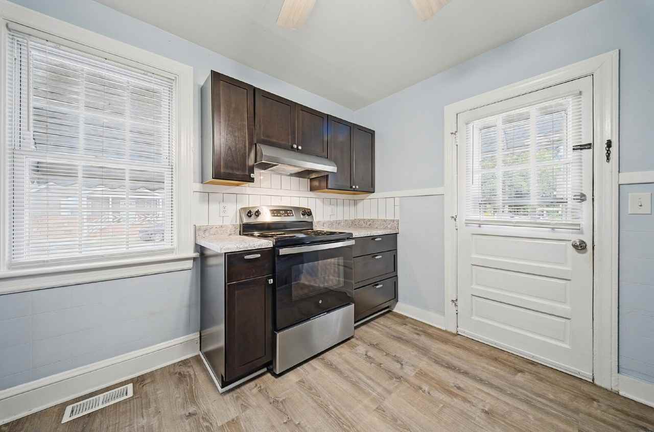 3702 Cape Henry Ave - Photo 5 of 24