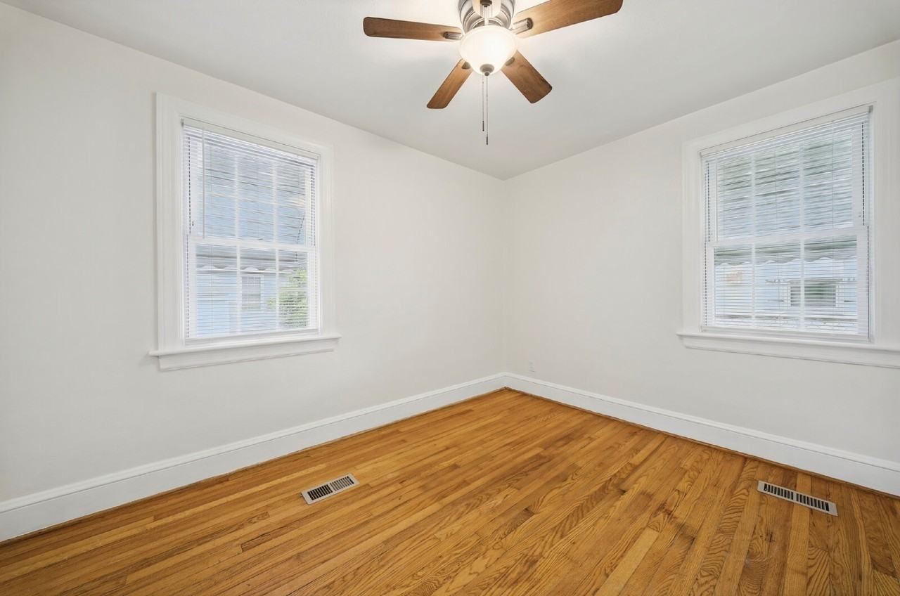 3702 Cape Henry Ave - Photo 6 of 24