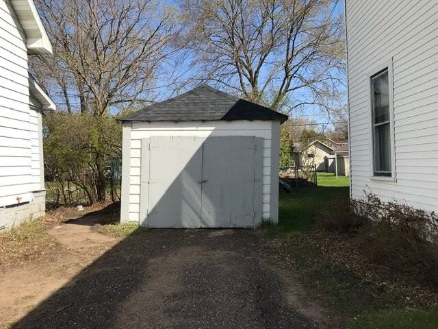 1216 Bellevue Ave - Photo 3 of 28