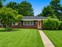 featured image of 5 Warren Dr