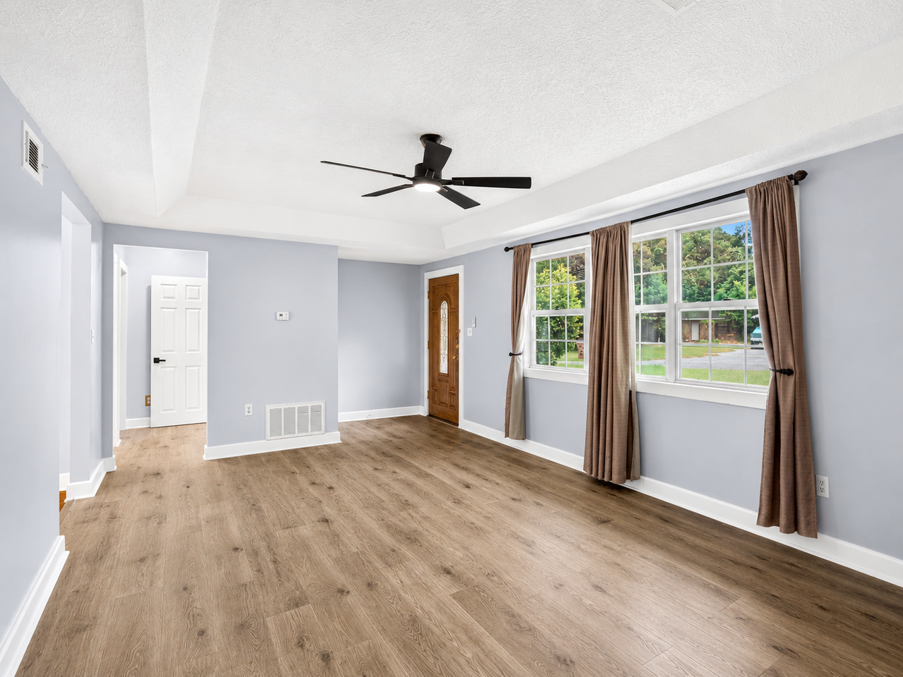 5 Warren Dr - Photo 4 of 22