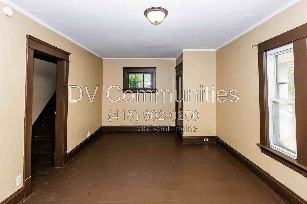 1148 E 176th St - Photo 4 of 27