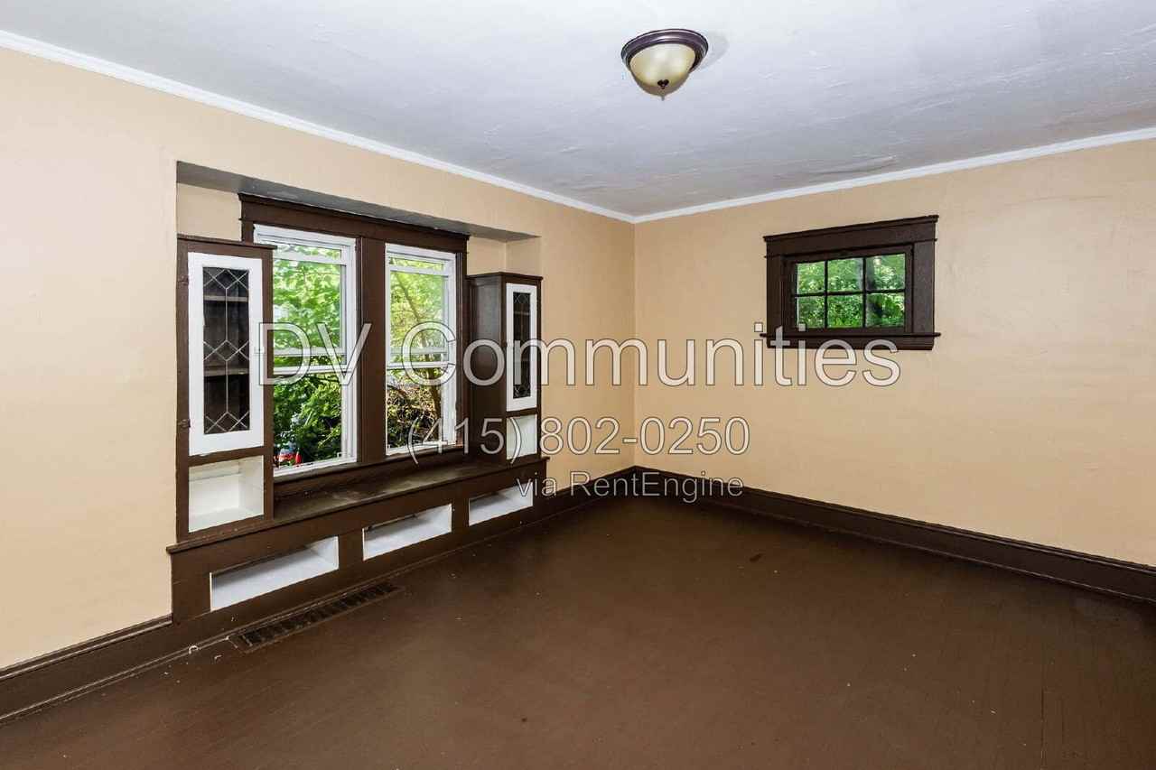 1148 E 176th St - Photo 6 of 27