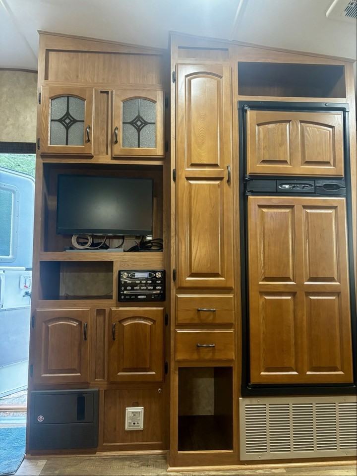3158 Westwood Dr - Photo 3 of 15