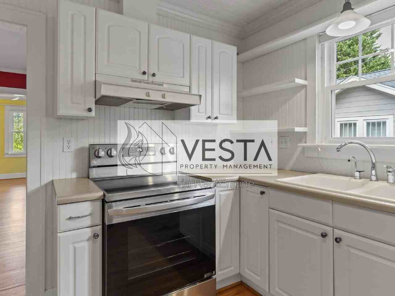 3 Grace Ave - Photo 2 of 34