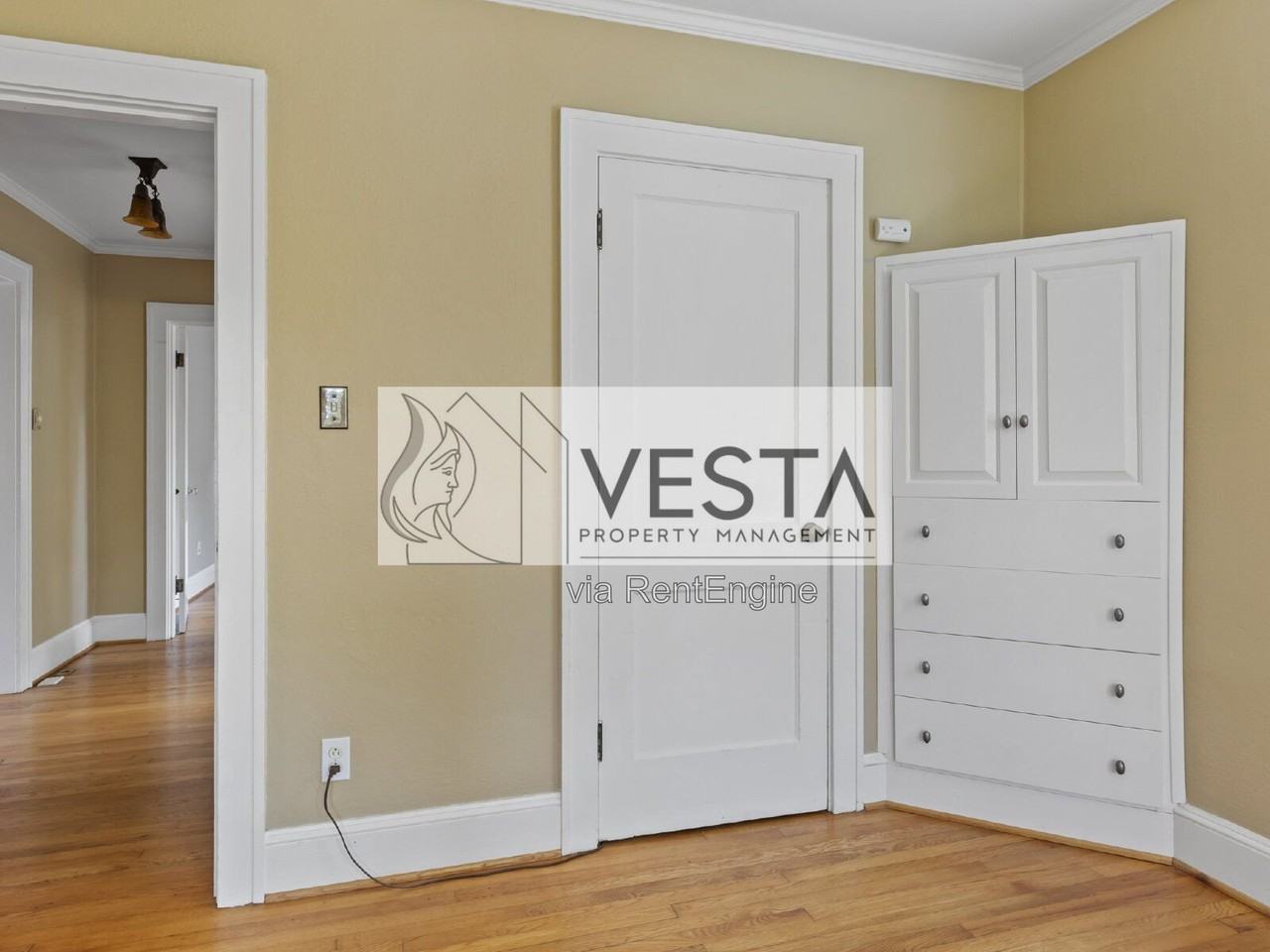 3 Grace Ave - Photo 3 of 34