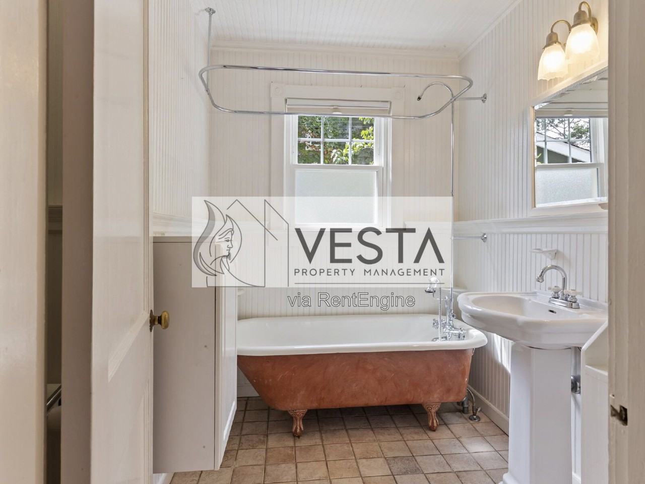 3 Grace Ave - Photo 4 of 34