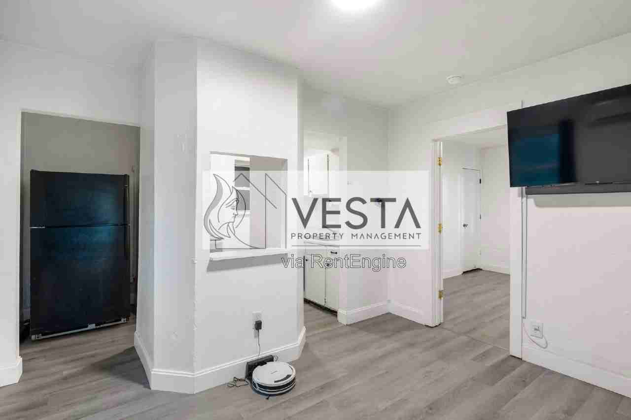 28 Bass Ln #2 - Photo 5 of 18