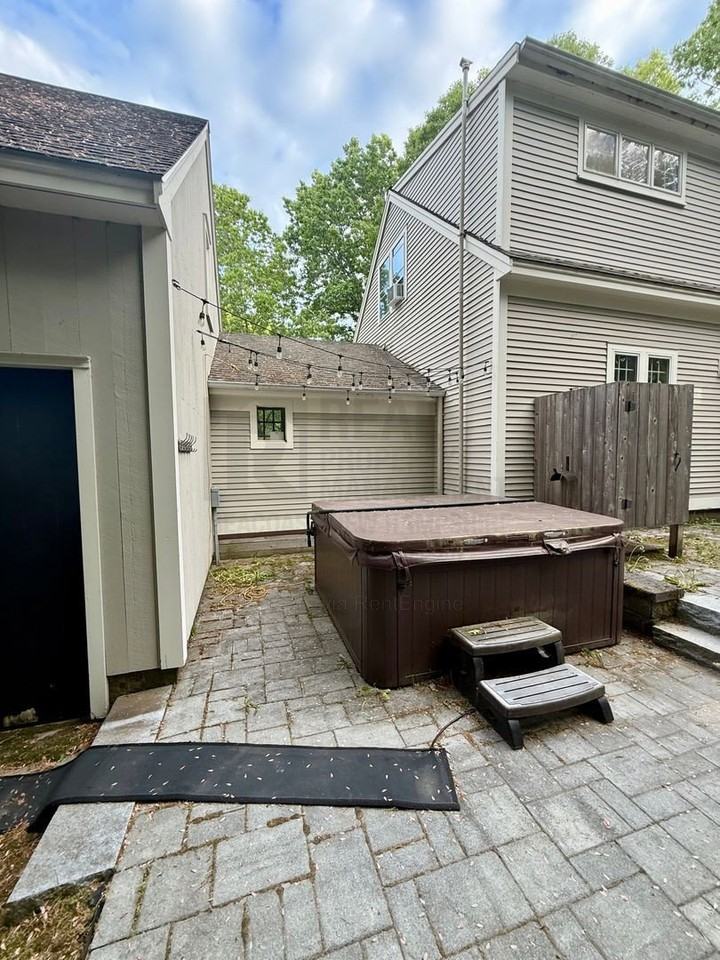 11 Hobbs Rd - Photo 4 of 18