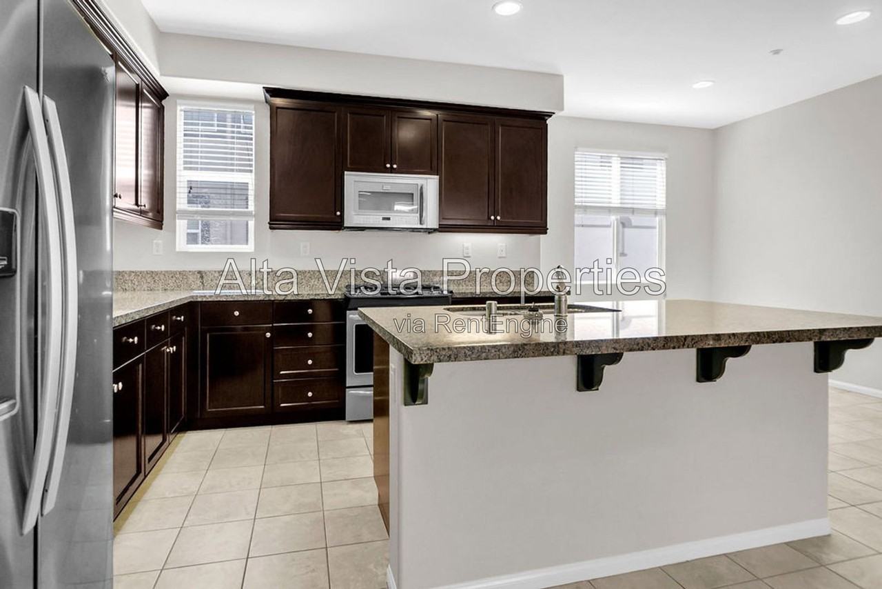 2346 Sentinel Ln - Photo 6 of 36