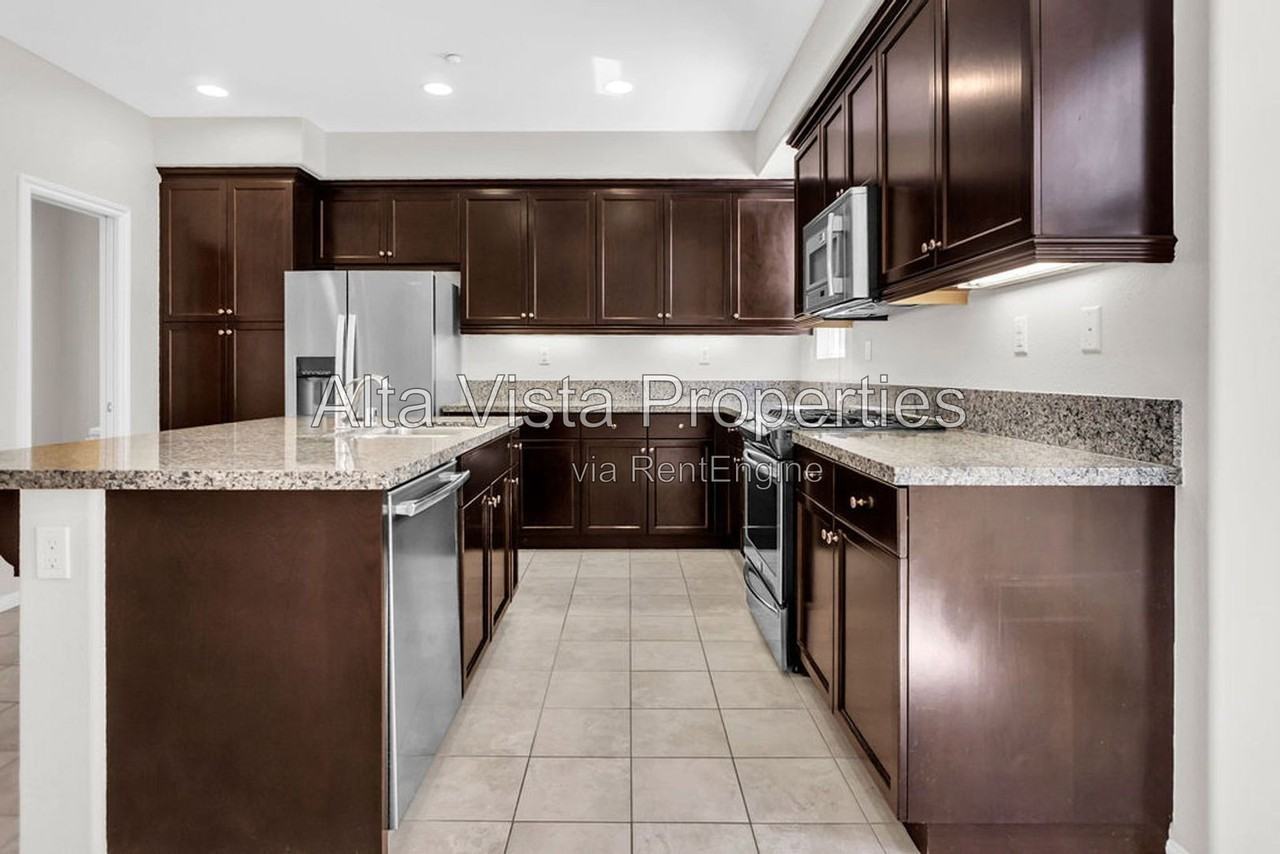2346 Sentinel Ln - Photo 7 of 36