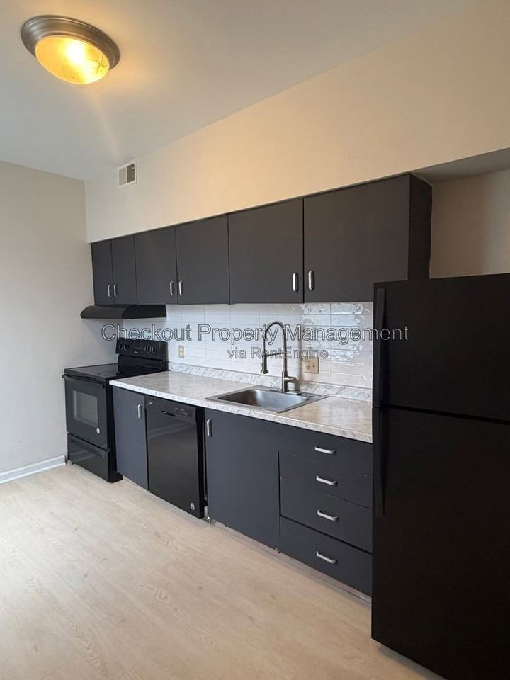5531 Pershing Ave #32
