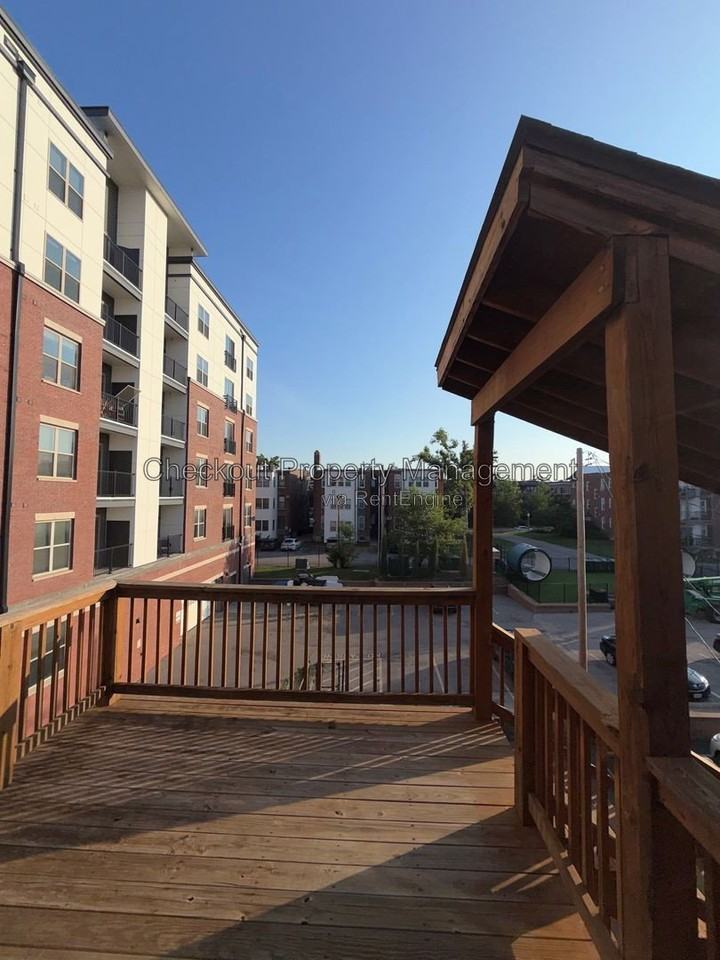 5531 Pershing Ave #32 - Photo 7 of 19