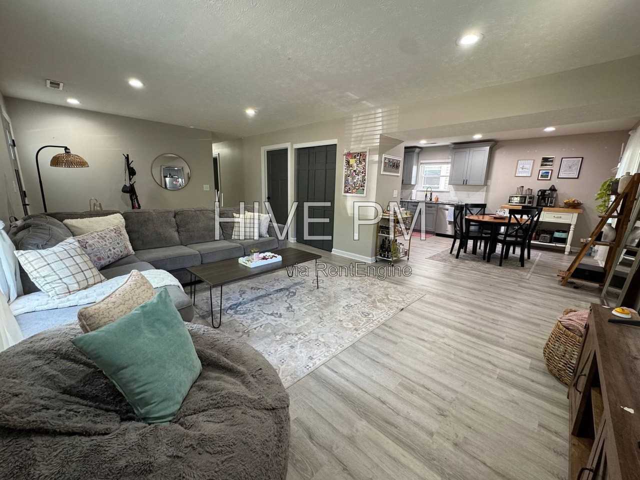 229 Congress Ave #229 - Photo 7 of 32