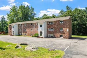 featured image of 9 Emerald Dr #10