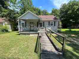 featured image of 3034 Sunrise St
