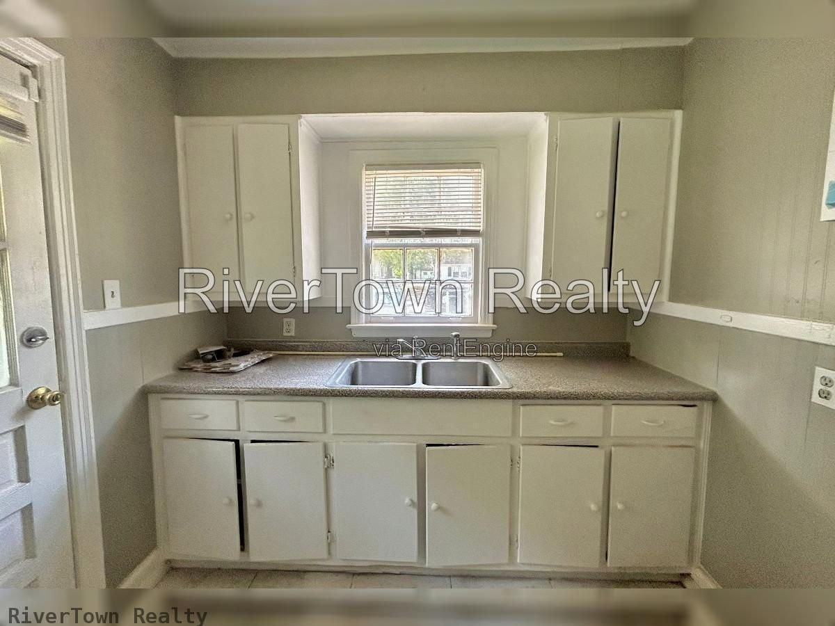 3034 Sunrise St - Photo 4 of 16