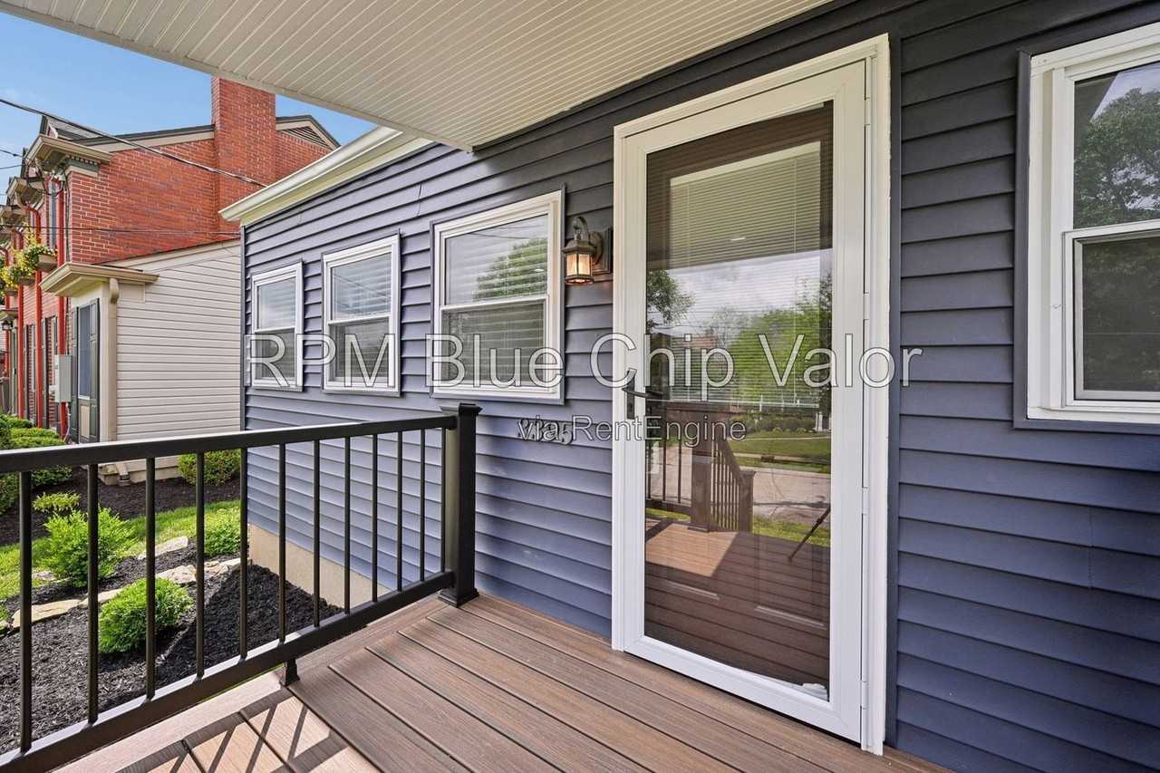 3395 Ault View Ave - Photo 2 of 34